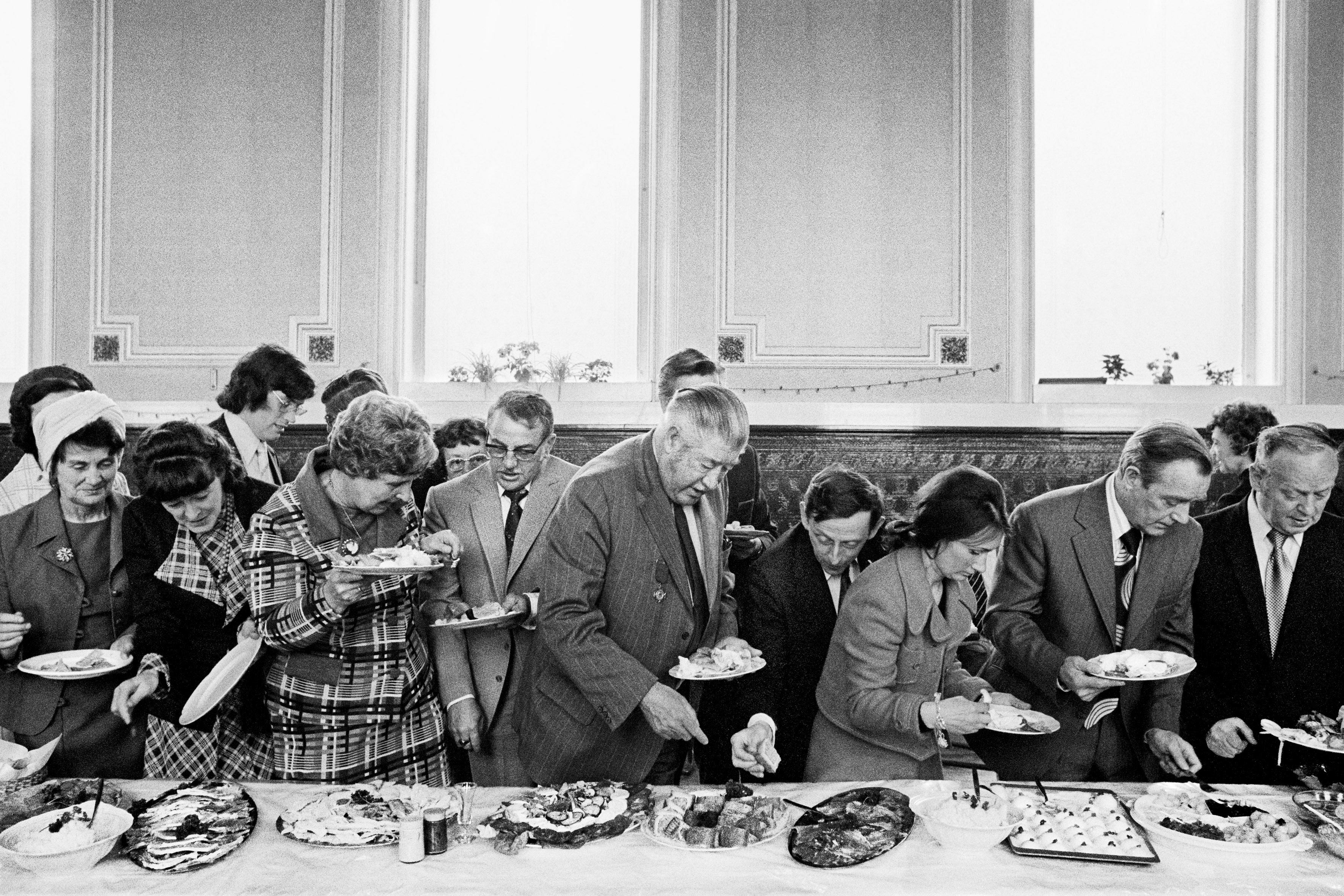 Martin Parr, "Mayor of Todmorden's inaugural banquet," 1977. Courtesy of Magnum Photos and Rocket Gallery.