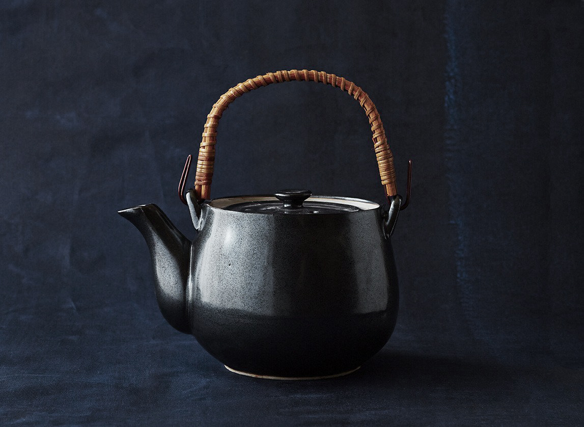 Iron Glazed Tea Pot | BELLOCQ