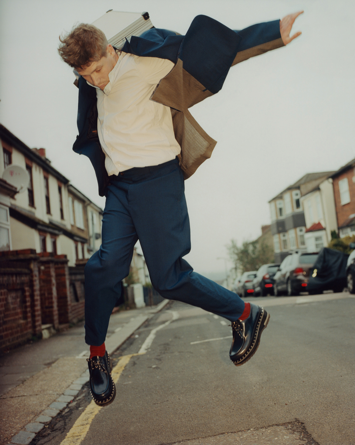 BILLY HOWLE IS BRACINGLY HONEST ABOUT EVERY CHARACTER HE PLAYS—AND ...
